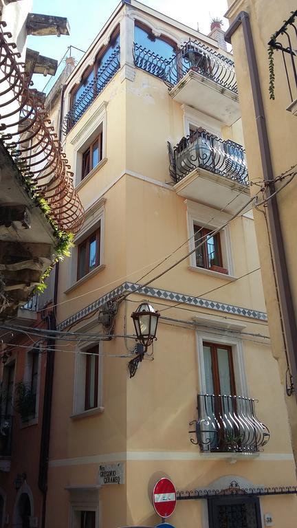 Taormina Rainbow House Apartment Bagian luar foto