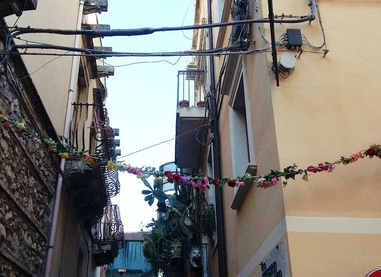 Taormina Rainbow House Apartment Bagian luar foto