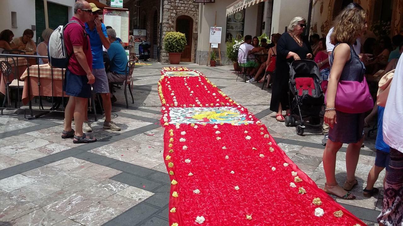 Taormina Rainbow House Apartment Bagian luar foto